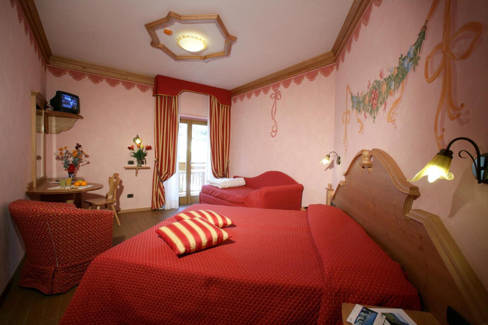 Hotel Fai ไฟเดลลาปากาเนลลา ภายนอก รูปภาพ