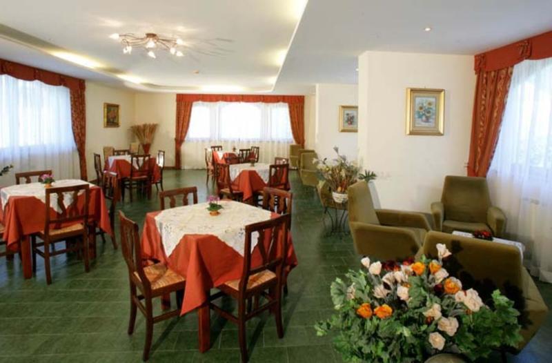 Hotel Fai ไฟเดลลาปากาเนลลา ภายนอก รูปภาพ
